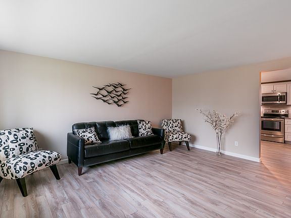 5th image of 127 Lodestone Dr