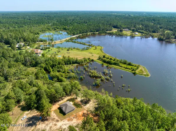 7000 Fox Pl, Perkinston, MS 39573