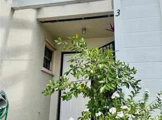 807 NE 214th Ln APT 3, Miami, FL 33179