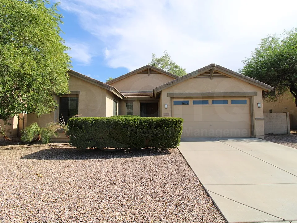 2137 E Glacier Pl
