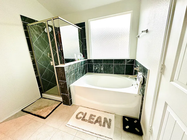 524 Ayinger Ln — Photo 13