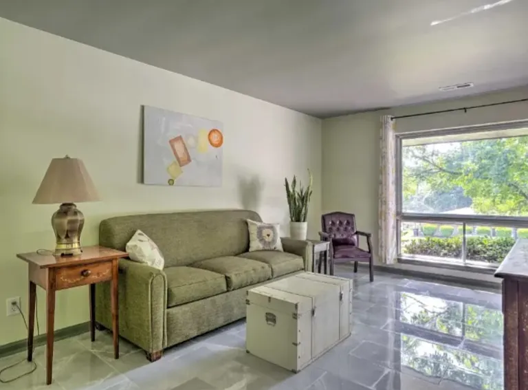 797 Eileen Ln — Photo 2