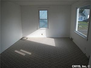 4th image of 152 Rockland Dr
