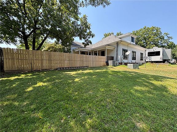 4th image of 52 Old Hickory Rd
