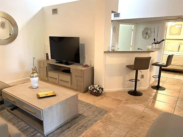 1125 Crystal Way #F — Photo 6