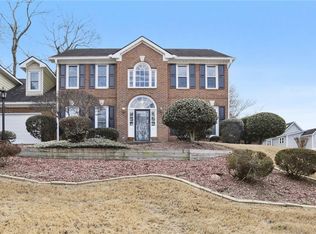 950 Old Greystone Dr, Lithonia, GA 30058