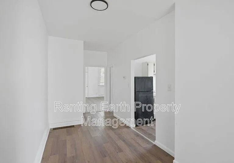 3127 Clay Ave — Photo 10
