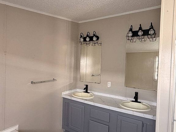 5th image of 2112 Colonial Dr