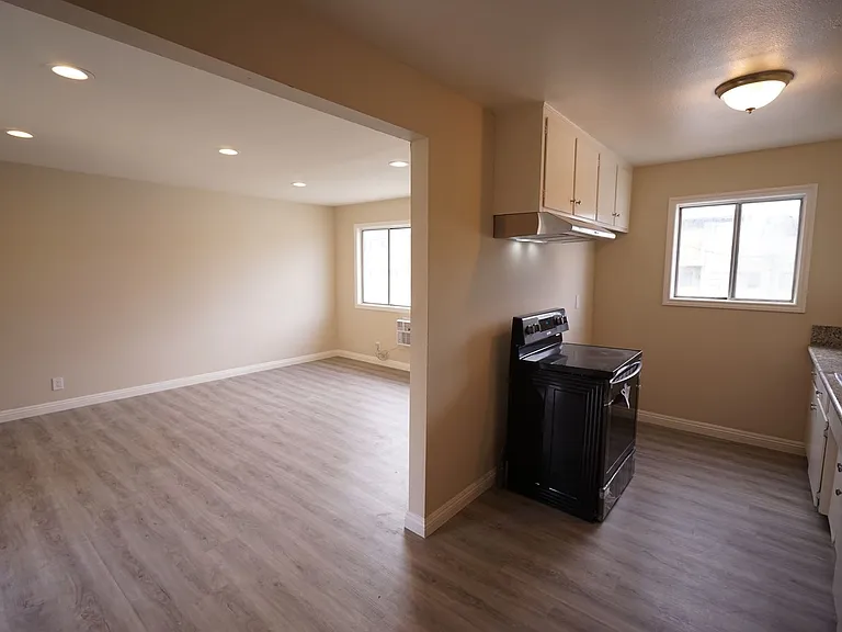 367 N Prospero Dr — Photo 4