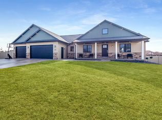 440 Kristy Lee Ct, Green Bay, WI 54311