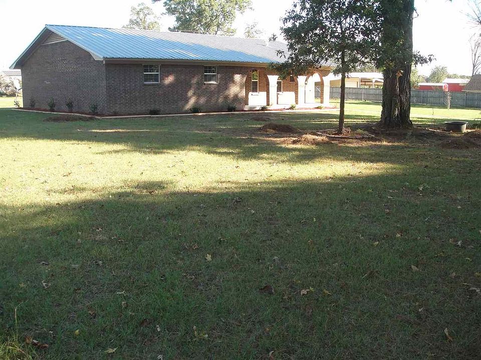 1st image of 380 Merritt Dr