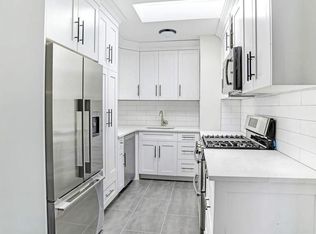 142 Suydam St #1F, Brooklyn, NY 11221