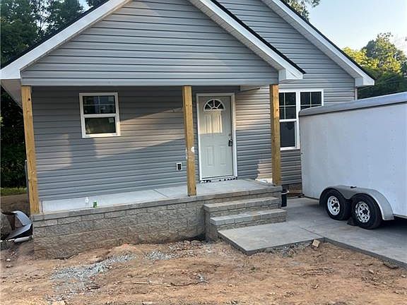 2nd image of 921 Redding Dr