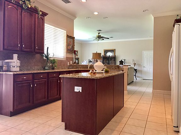 3rd image of 2713 Park Meadow Dr