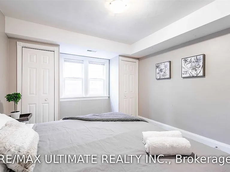 470 Oriole Pkwy #4 — Photo 24