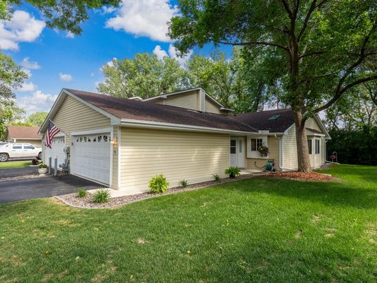 1402 Cleveland St, Anoka, MN 55303
