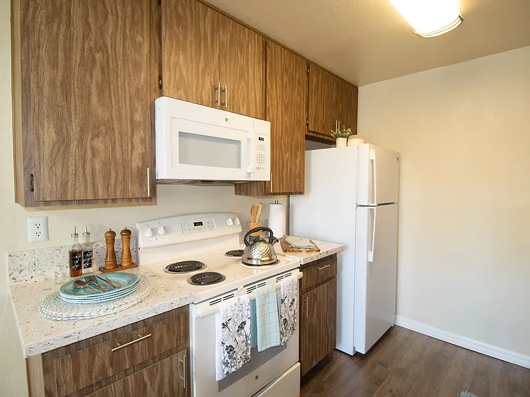 Gold Coast Apartments — Photo 20