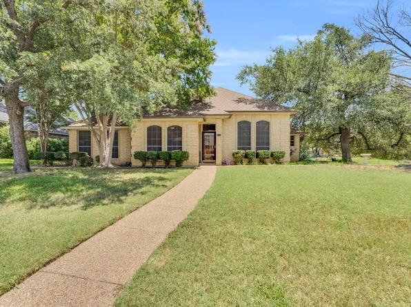 1100 Rock Ridge Dr, Burleson, TX 76028