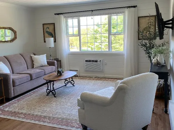 83 Horse Pond Road APT H, Salem, CT 06420