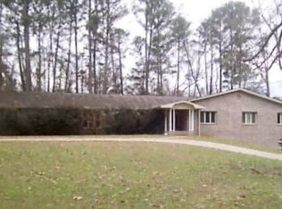 1905 Hudson Bay Dr, Northport, AL 35473