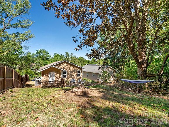 4th image of 24 Hilldale Rd