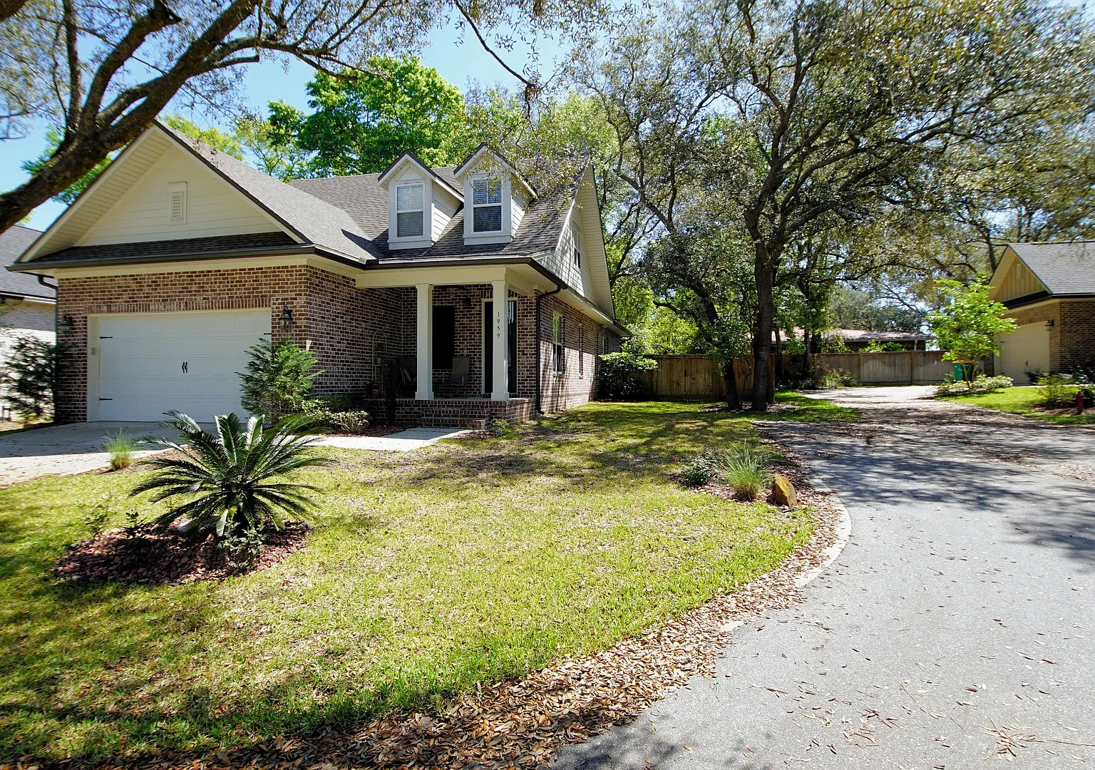 4 Bedroom home in the heart of Niceville — Photo 1