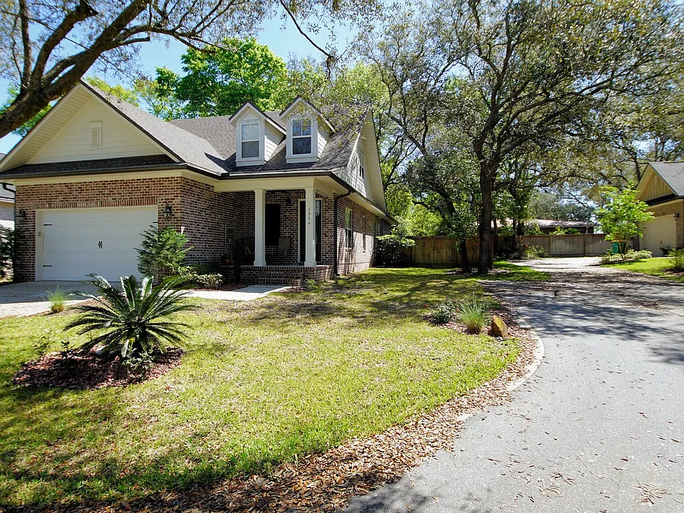 1959 Hattie Mae Ln