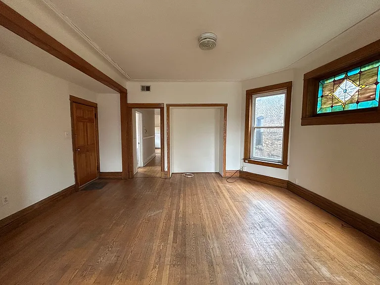 1216 W Addison St #2F — Photo 4