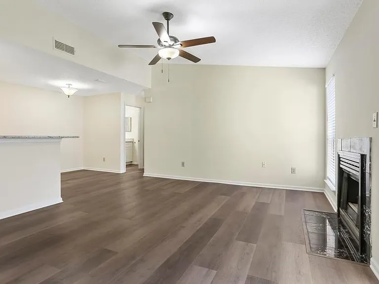 310 Granville Ct NE #1 — Photo 10