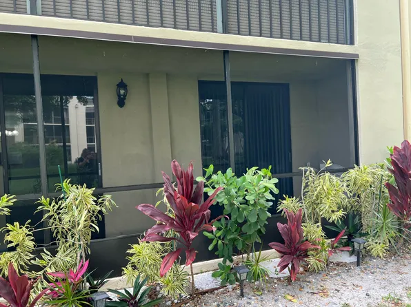5220 Las Verdes Cir APT 101, Delray Beach, FL 33484