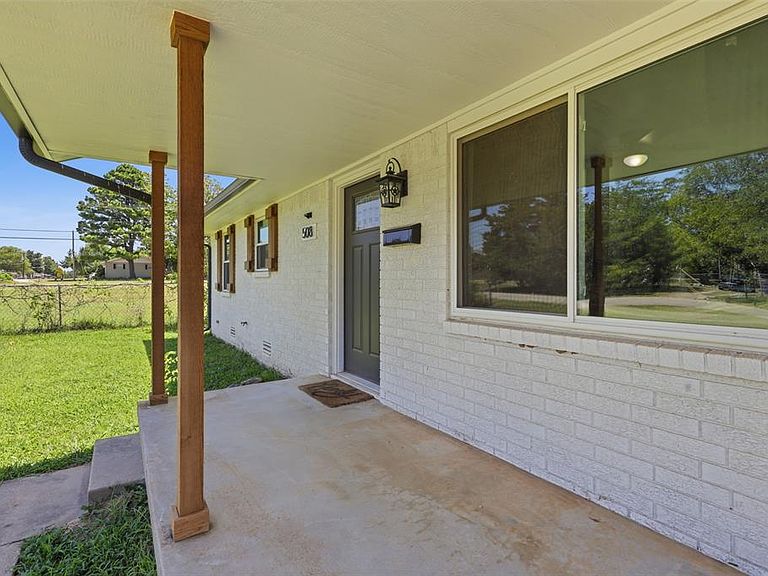 Listing photo 2