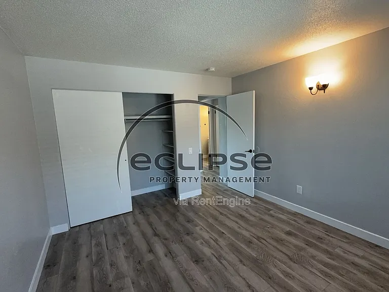 Summit View Apartments — Photo 204