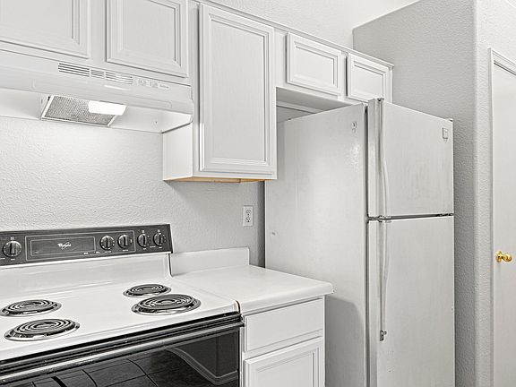 4th image of 2212 E Wescott Dr