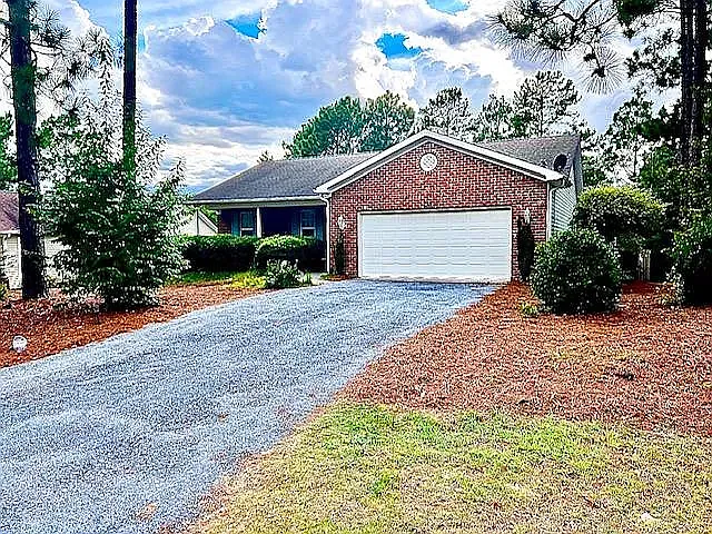 400 Sandhills Cir — Photo 2