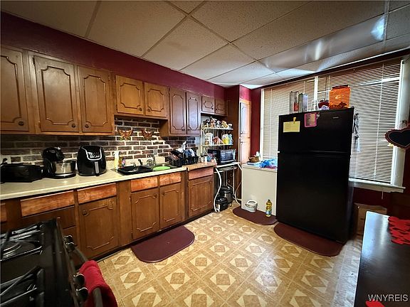 4th image of 60 Humason Ave