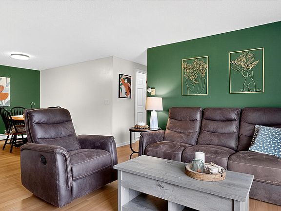 4th image of 13 Academy Place #26