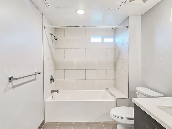 5th image of 3954 Kansas St