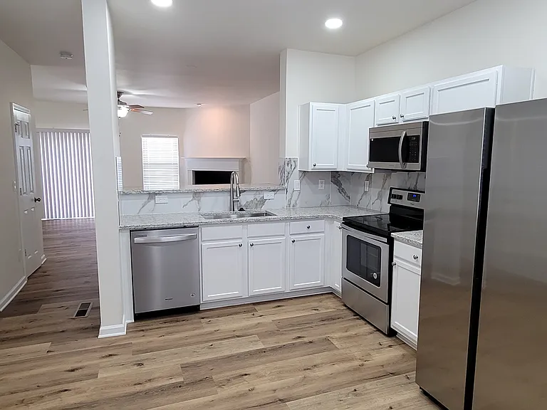 2228 Landing Ridge Dr — Photo 16
