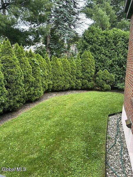 5th image of 213 Milner Avenue