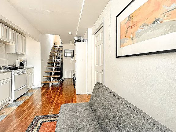 2nd image of 401 E 13th St #5Z