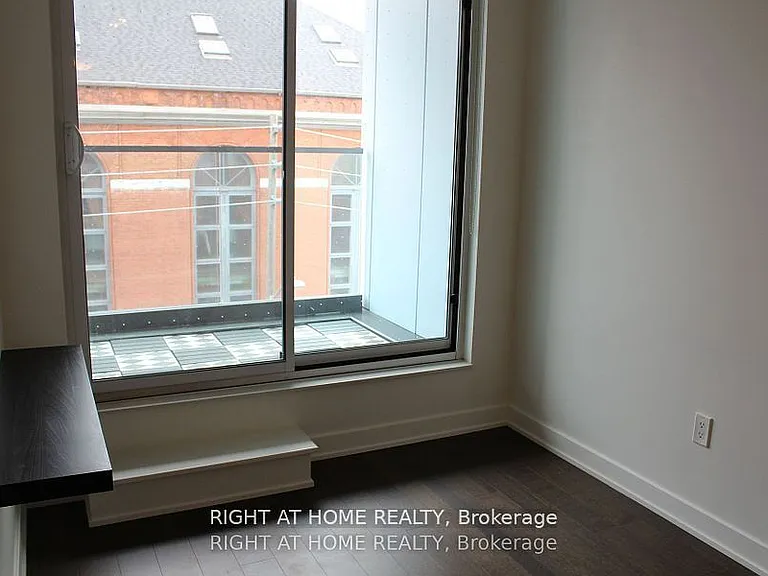 106 Dovercourt Rd #418 — Photo 6
