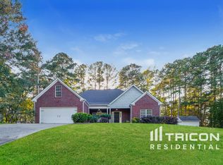 4201 Pine Hill Dr, Loganville, GA 30052