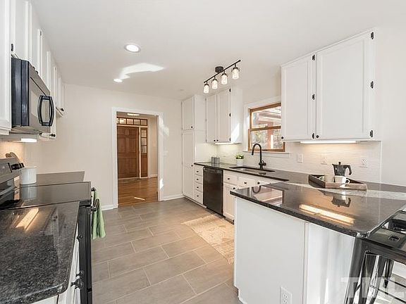 4th image of 2307 Pickard Mountain Dr