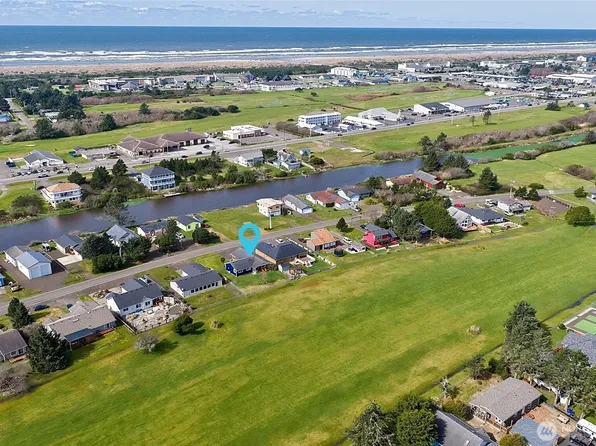 550 Canal Drive NE, Ocean Shores, WA 98569