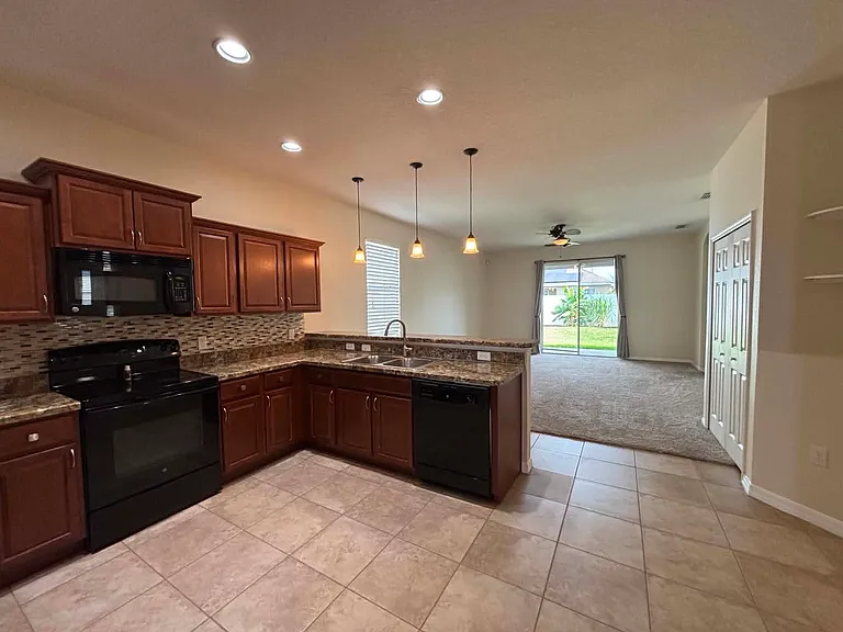 811 Krenson Woods Ln — Photo 11