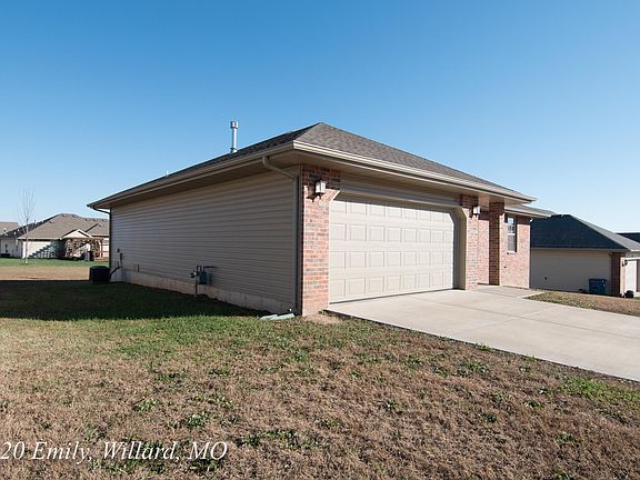 5th image of 120 Emily Ln