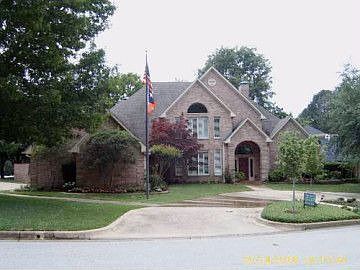 2nd image of 1828 Raveneaux Ln