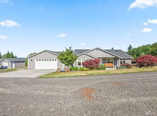 125 Sparrow Ln, Castle Rock, WA 98611