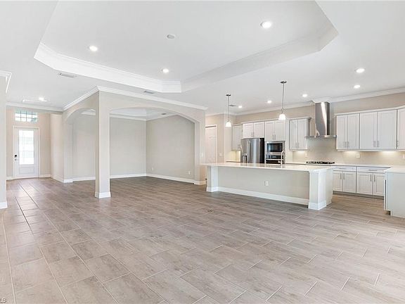 5th image of 15164 Blue Bay Cir