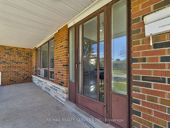 5th image of 7558 Rockhill Rd